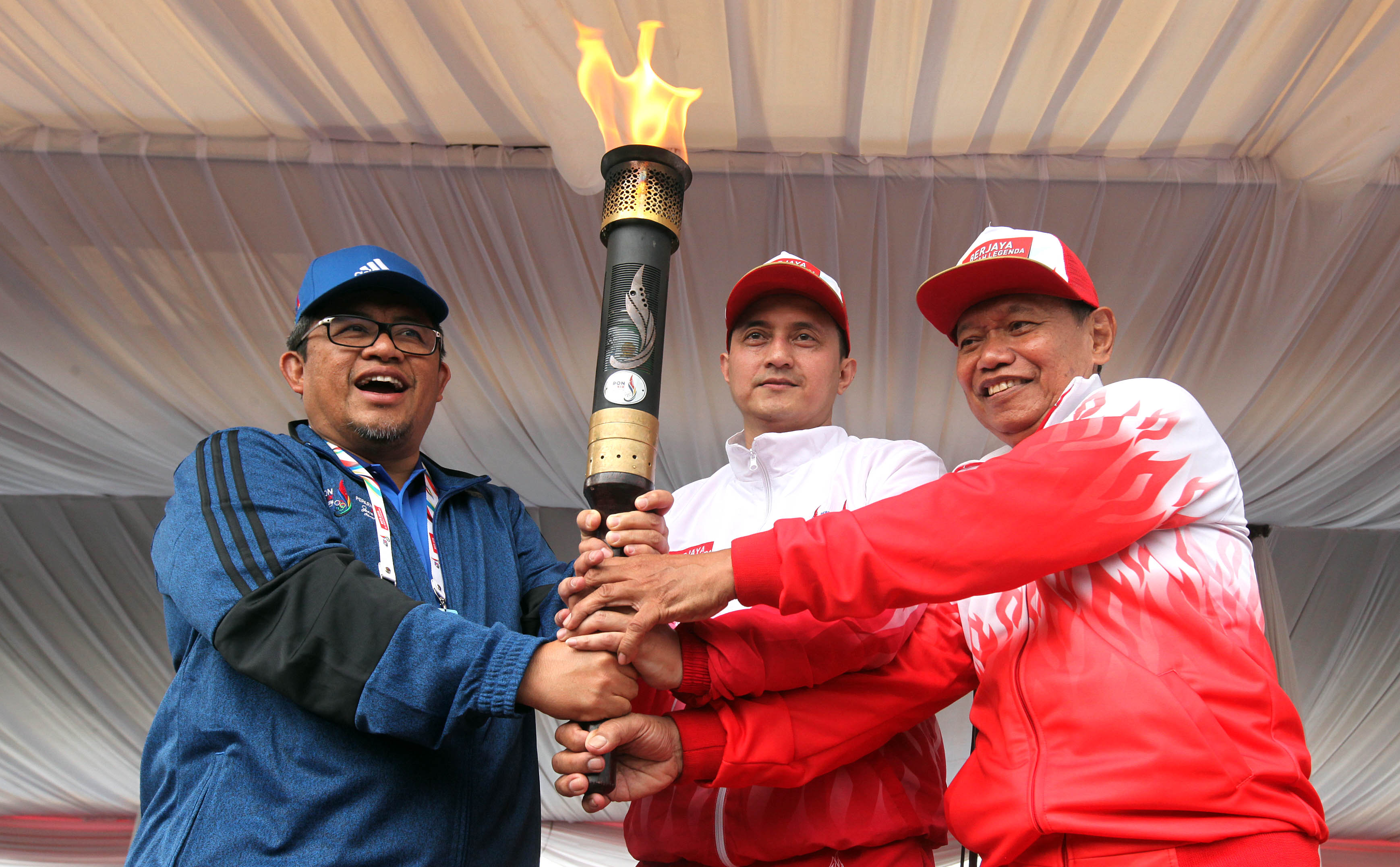 arak-arak-api-pon-xix-di-bandung_20160925_223041.jpg