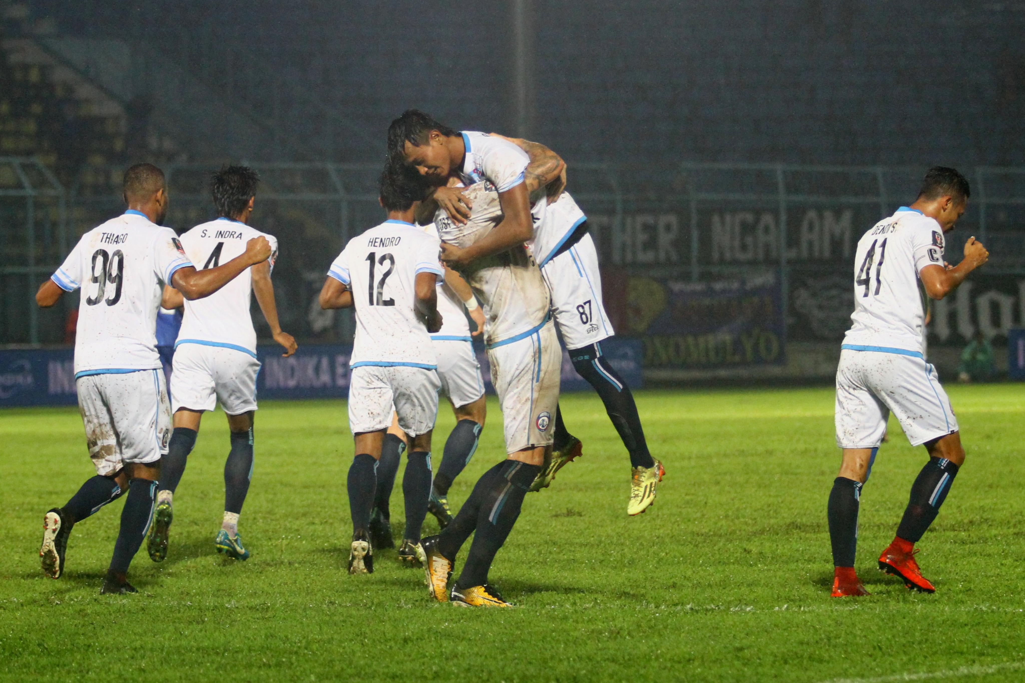 arema-fc-kalahkan-psis-semarang_20180126_152102.jpg
