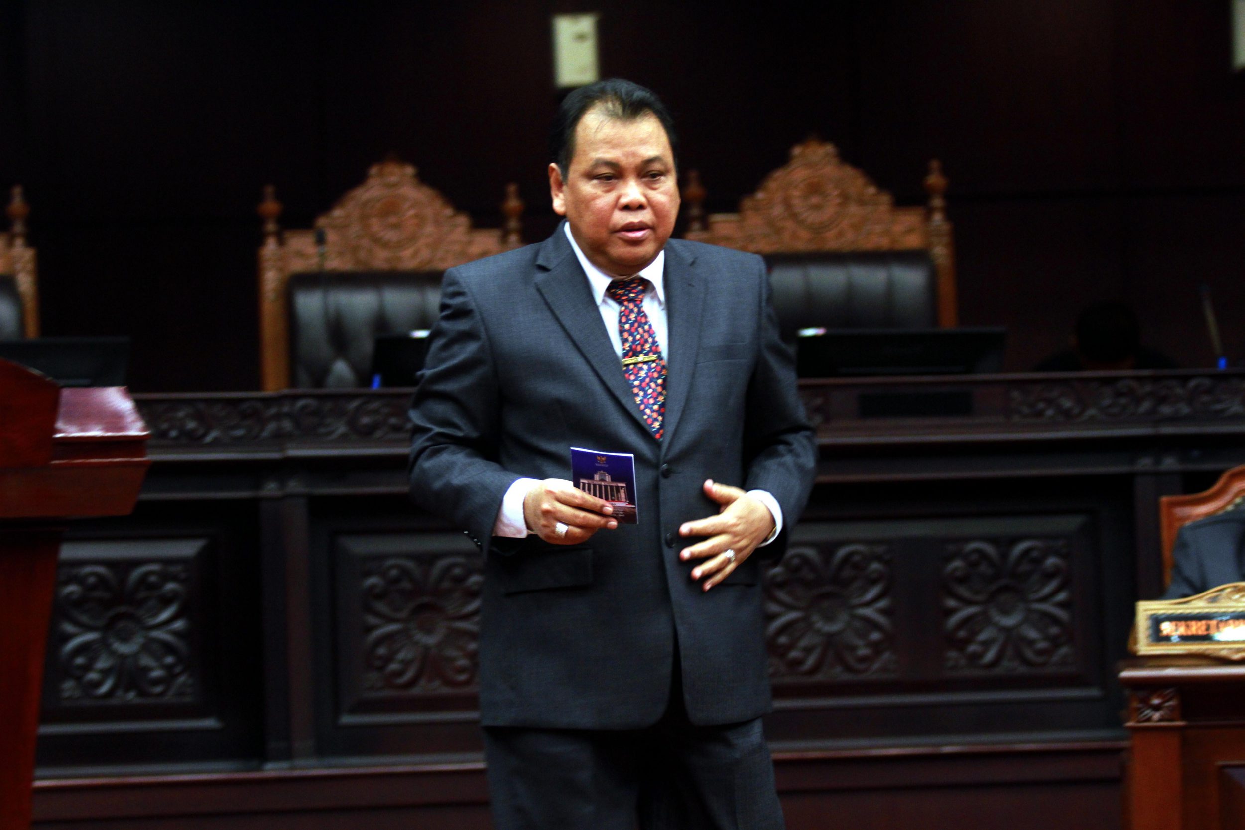 arief-hidayat-terpilih-menjadi-ketua-mk_20150113_121029.jpg