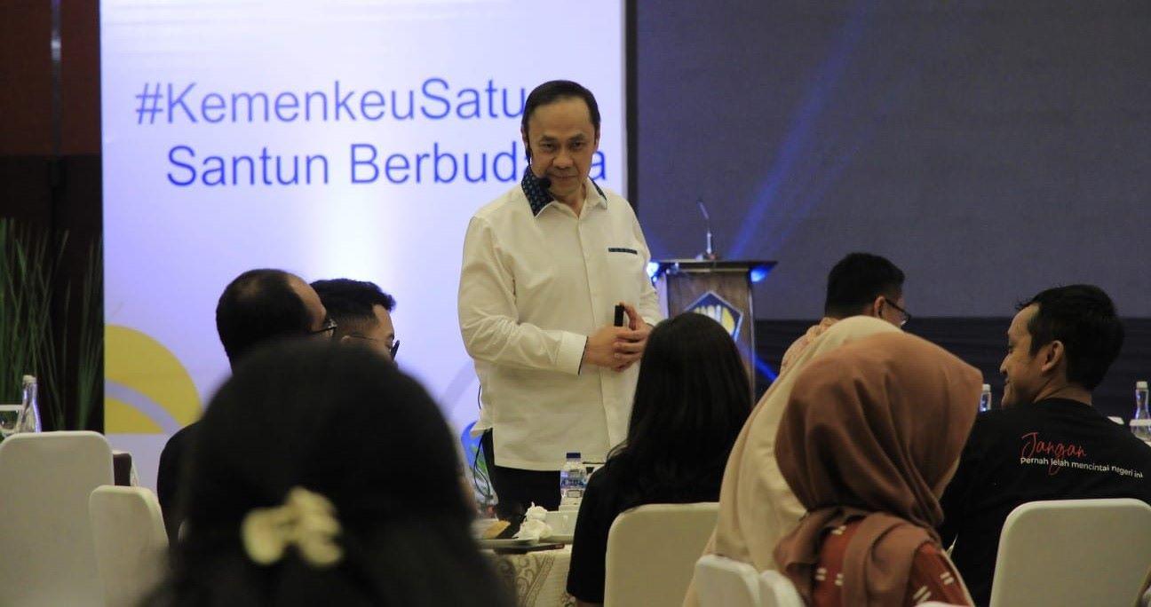 ary-ginanjar-agustian-dan-wamenkeu.jpg