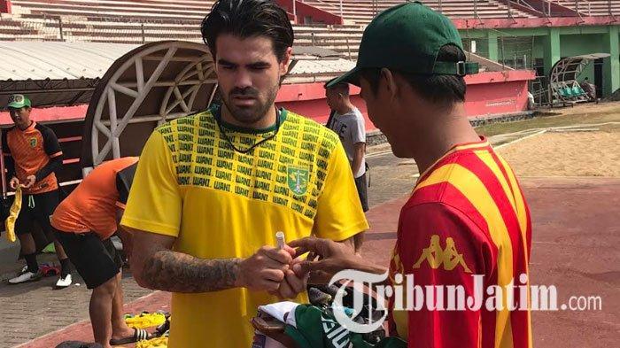 aryn-williams-jalani-latihan-perdana-bersama-persebaya-begini-penilaian-bejo-sugiantoro.jpg