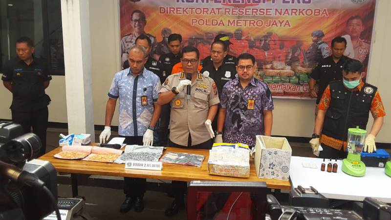 as-merupakan-sindikat-narkoba-yang-bekerja_20180720_151500.jpg