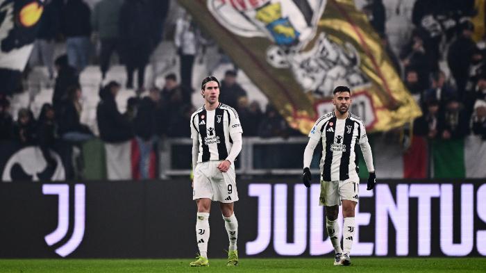 asal-Serbia-09-Dusan-Vlahovic-kiri-dan-gelandang-Juventus.jpg