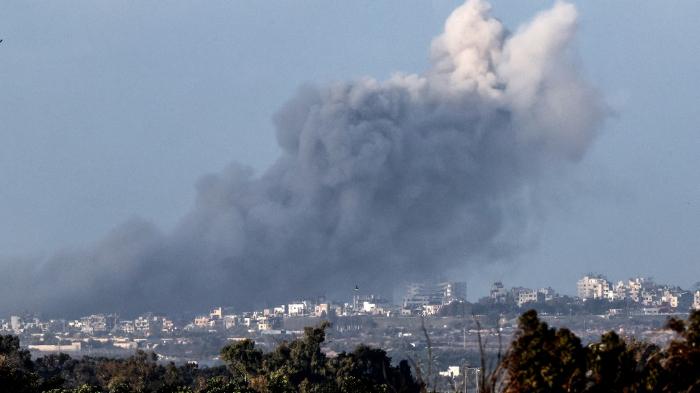asap-mengepul-di-jalur-gaza-pada-12-januari-2024.jpg