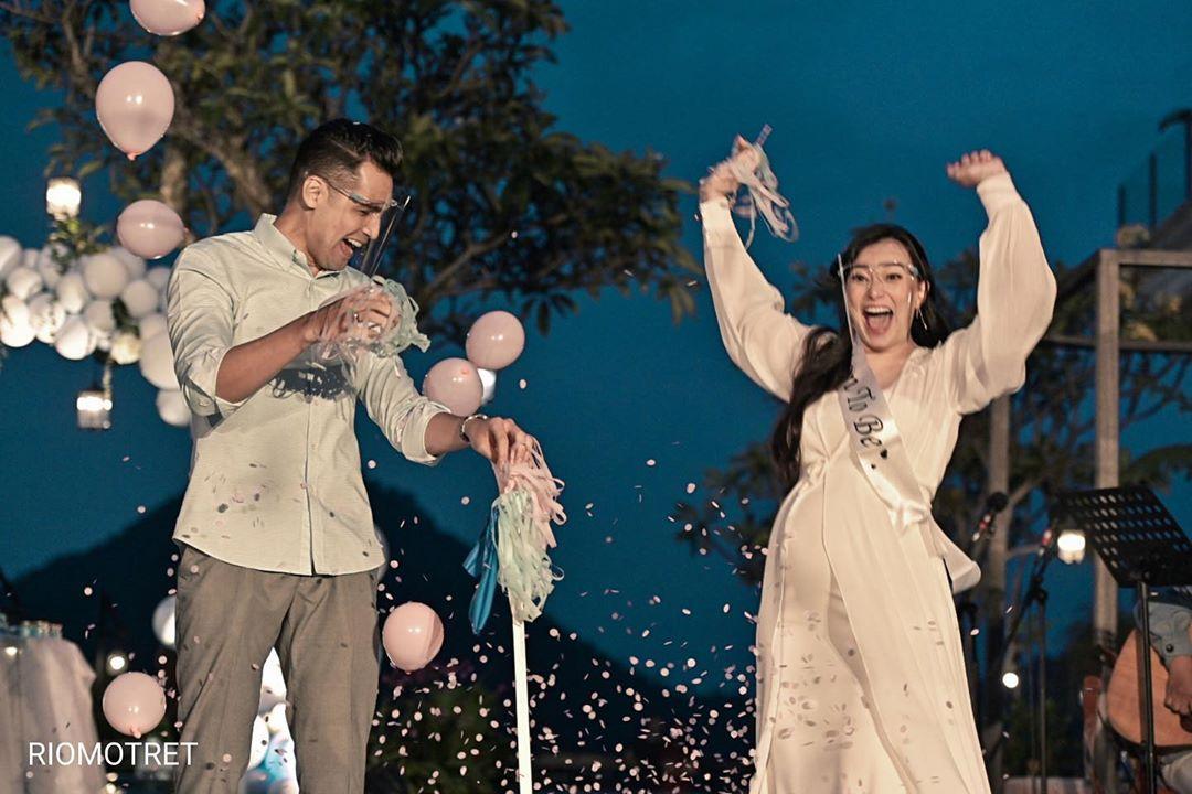 Doanya Dikabulkan Tuhan, Asmirandah dan Jonas Rivanno Umumkan Jenis Kelamin Anak Pertama