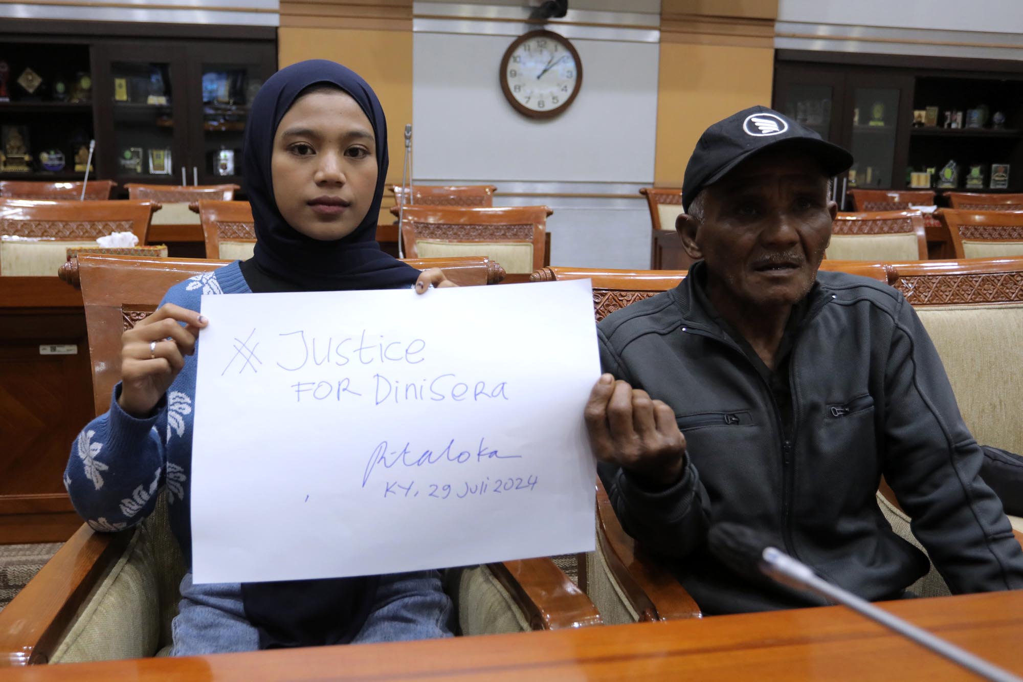 audiensi-keluarga-dini-sera-dengan-komisi-iii-dpr-ri_20240729_191722.jpg