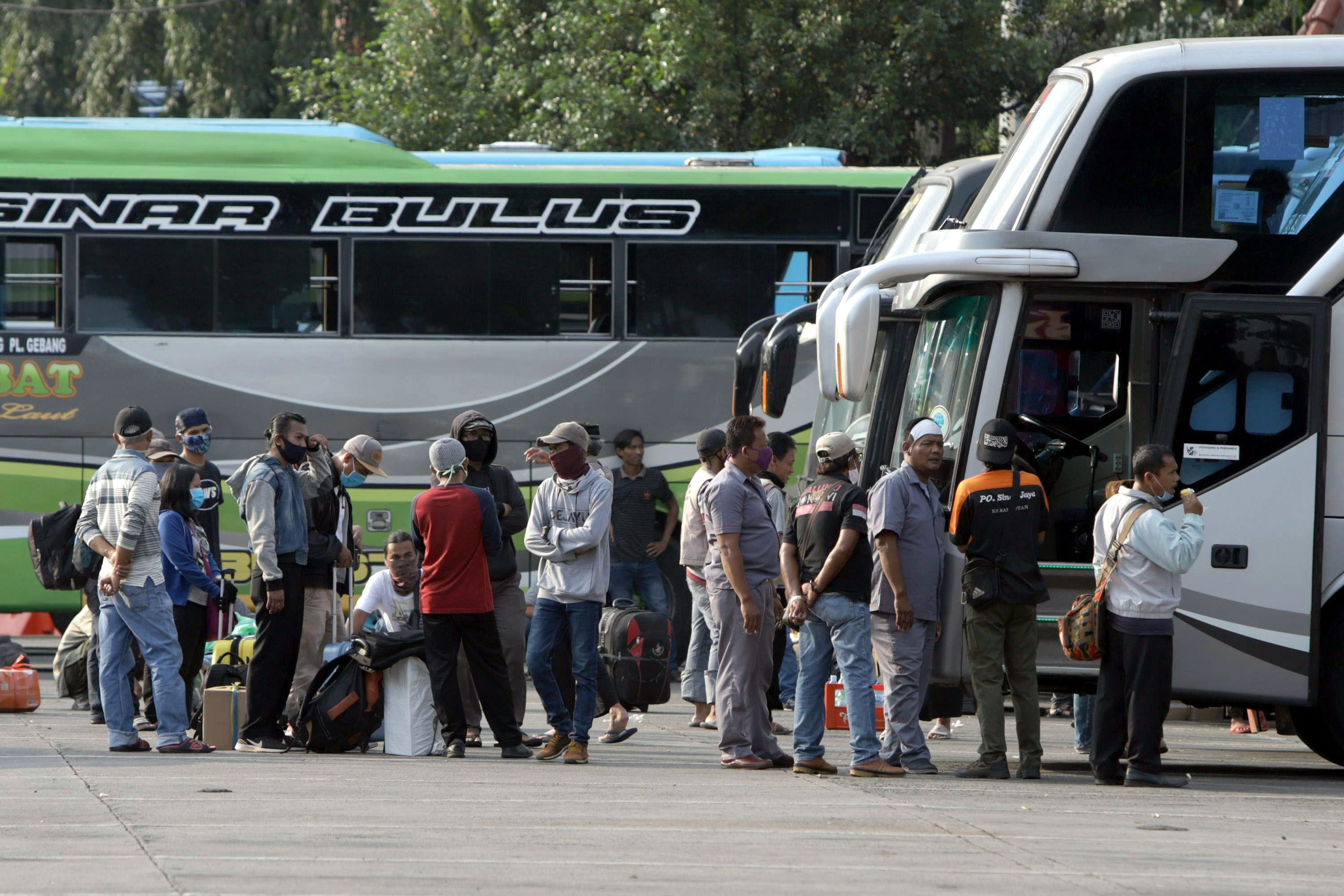 awak-bus-resah-terkait-larangan-mudik_20200422_224046.jpg