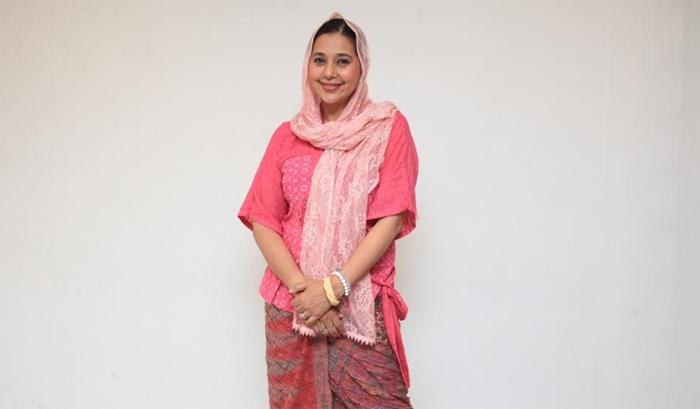 ayu-azhari-sarinah.jpg
