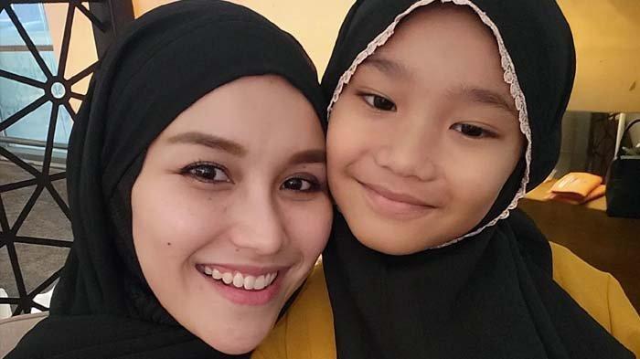 ayu-ting-ting-dan-sang-putri-tunggal-bilqis-khumairah-razak.jpg