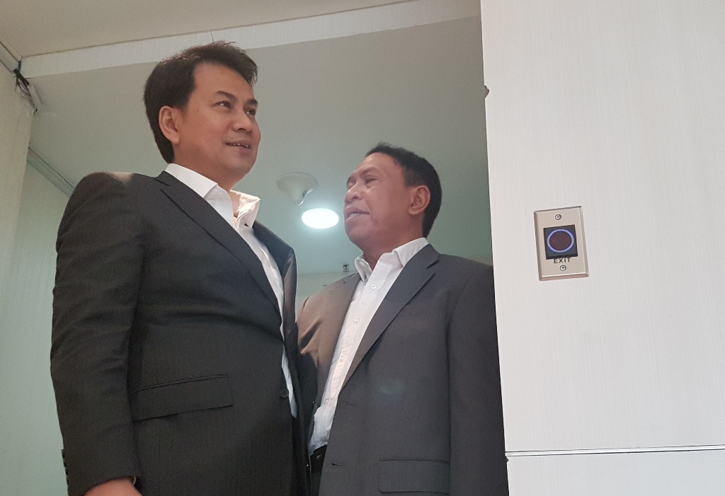 aziz-syamsuddin-kiri_20171211_180646.jpg