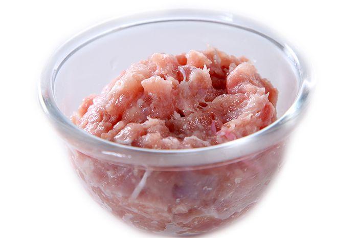 bahaya-mencuci-daging-ayam-giling.jpg