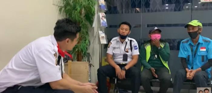baim-wong-nyamar-jadi-satpam3.jpg