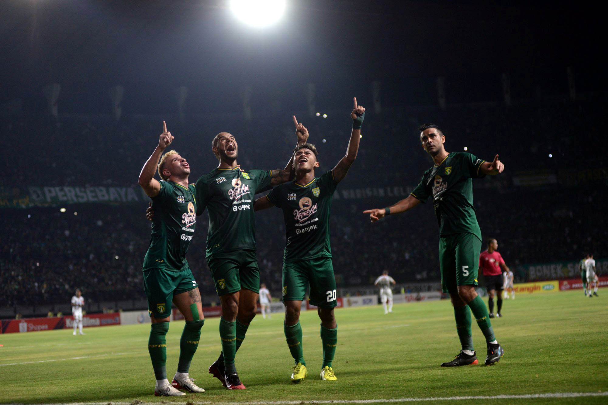 bali-united-tahan-persebaya-surabaya-1-1-di-kandangnya_20190928_224324.jpg