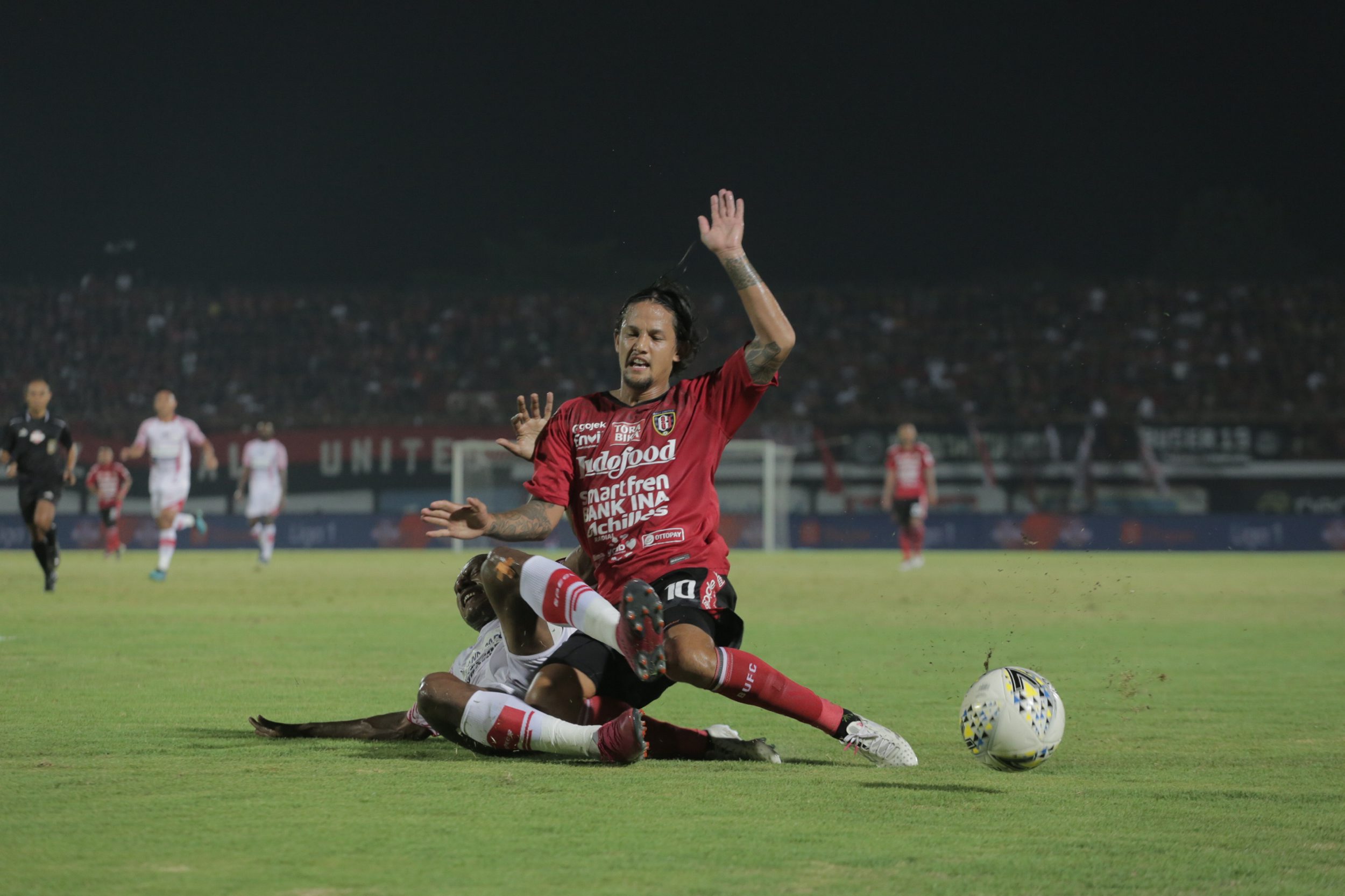 bali-united-vs-persipura-jayapura_20191209_152423.jpg