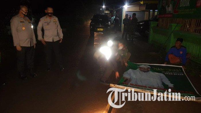 baliho-rizieq-shihab-di-kabupaten-malang-dicopot.jpg