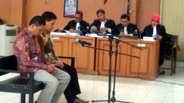 bambang-karyanto-dan-adam-munandar-sidang-tipikor_1_20151113_103401.jpg