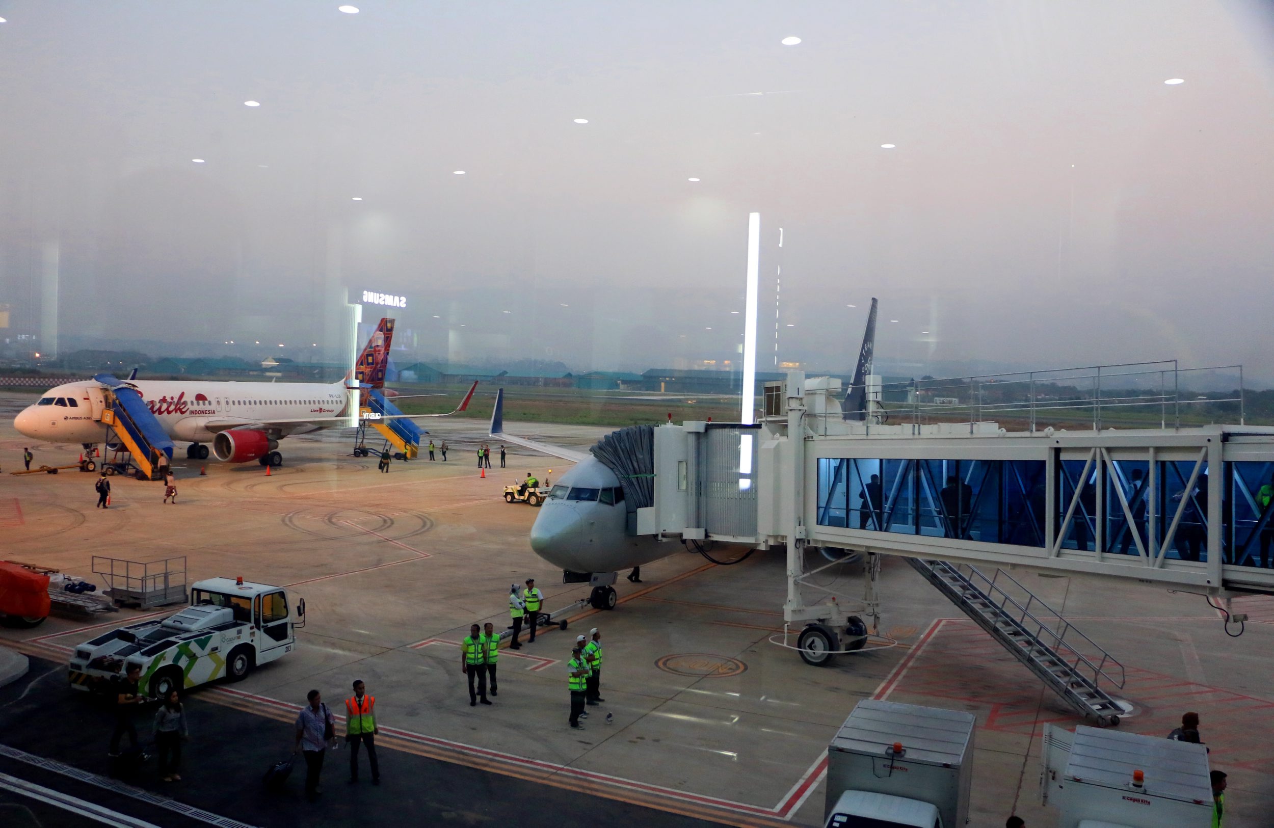 bandara-internasional-ahmad-yani-semarang-resmi-beroperasi_20180607_124249.jpg