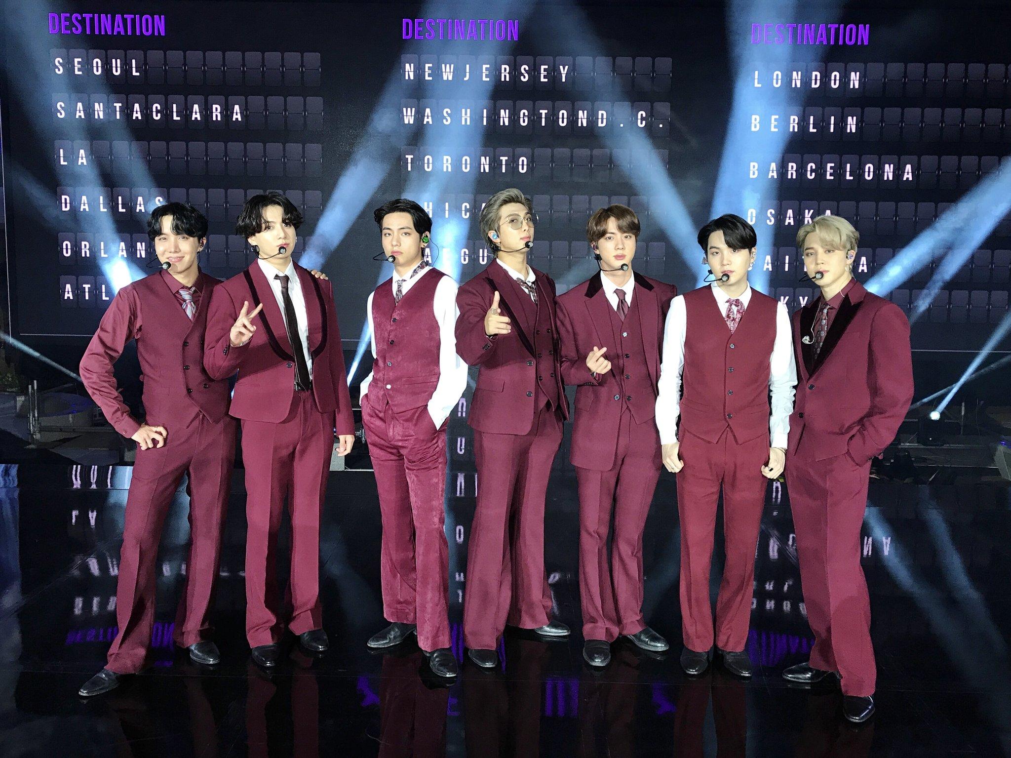 bangtan-boys-alias-bts-kembali-membawa-pulang-penghargaan-top-social-artis-tahun-ini.jpg