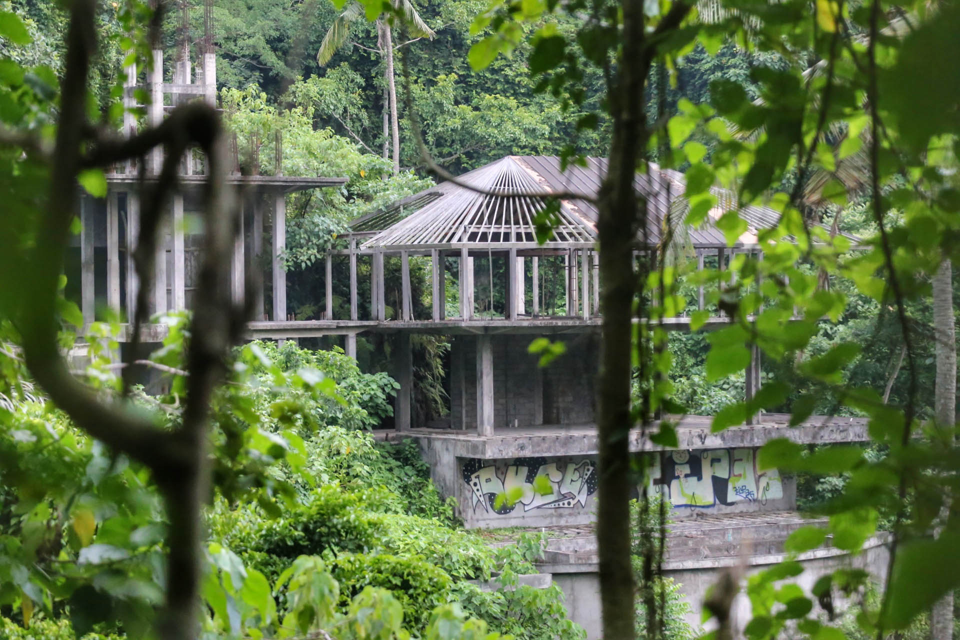 bangunan-terbengkalai-vila-kama-di-bali_20200129_230524.jpg
