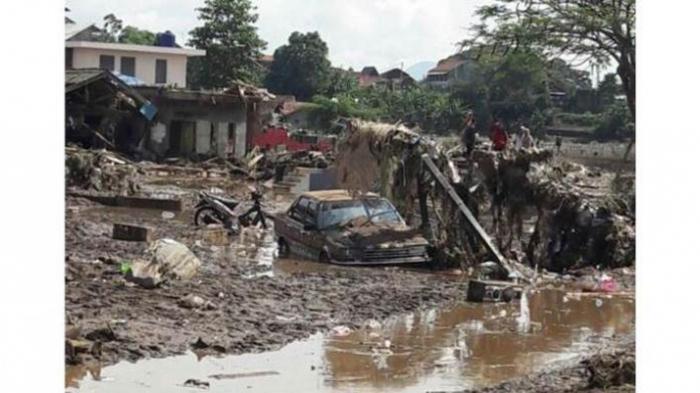 banjir-bandang_20160921_230506.jpg