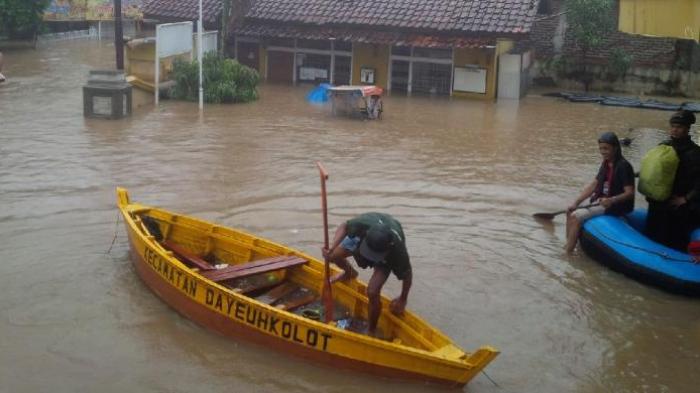 banjir-bandung_20141225_231619.jpg