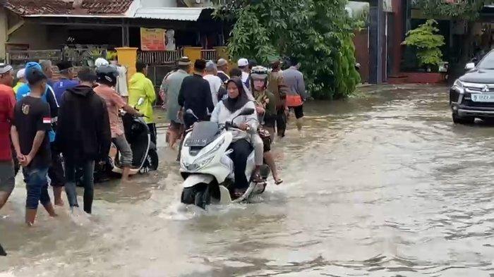 banjir-di-batang-_.jpg