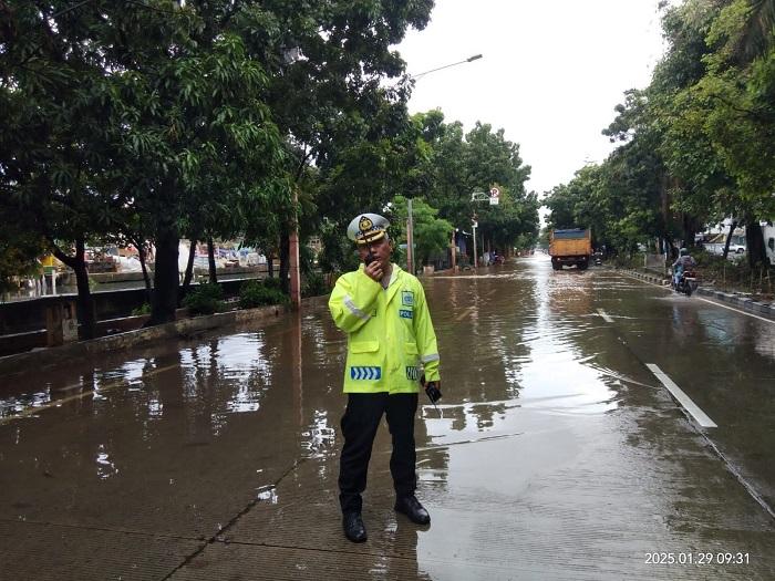 banjir-di-jakarta-barat-nihhhh.jpg