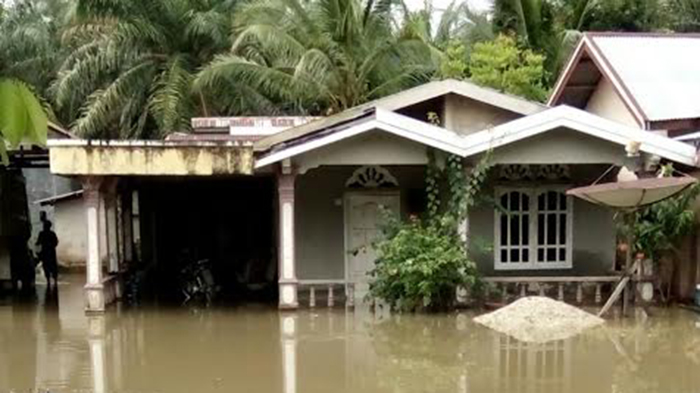 banjir-merendam-rumah-warga-di-kabupaten-tanjung-jabung-barat_20161110_125923.jpg