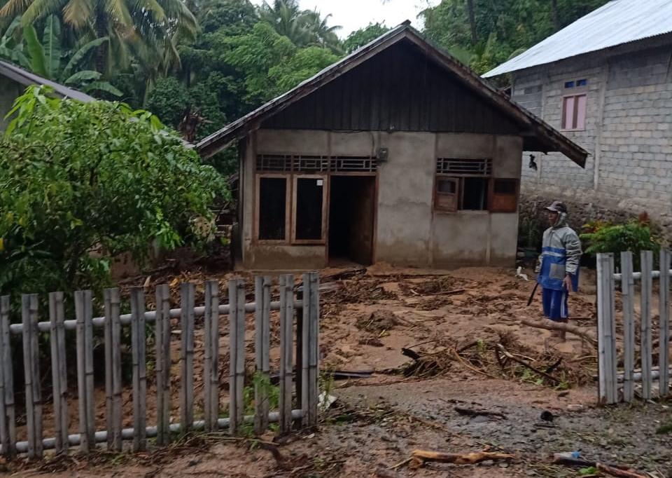 banjir-merendam-sedikitnya-empat-kecamatan-di-kabupaten-bolaang-mongondow-utara.jpg