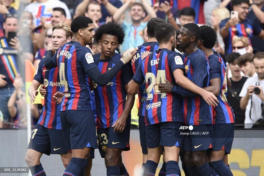 barcelona-merayakan-gol-kedua-mereka-yang-dicetak-oleh-pemain-depan.jpg