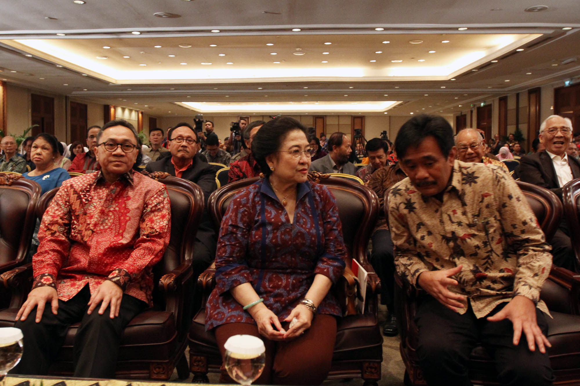 bedah-buku-revolusi-pancasila-karya-yudi-latif_20151027_155230.jpg