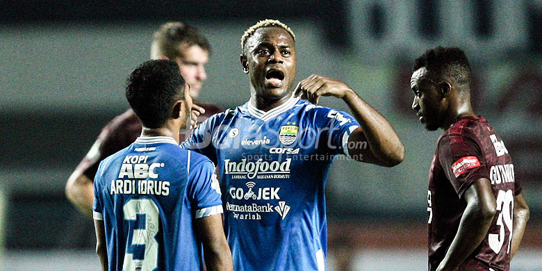 bek-persib-bandung-victor-igbonefo_20180613_023446.jpg