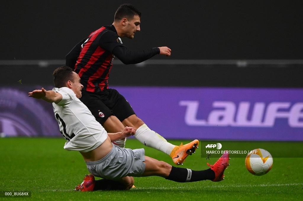 bek-portugal-ac-milan-diogo-dalot-kanan-mencetak-gol.jpg