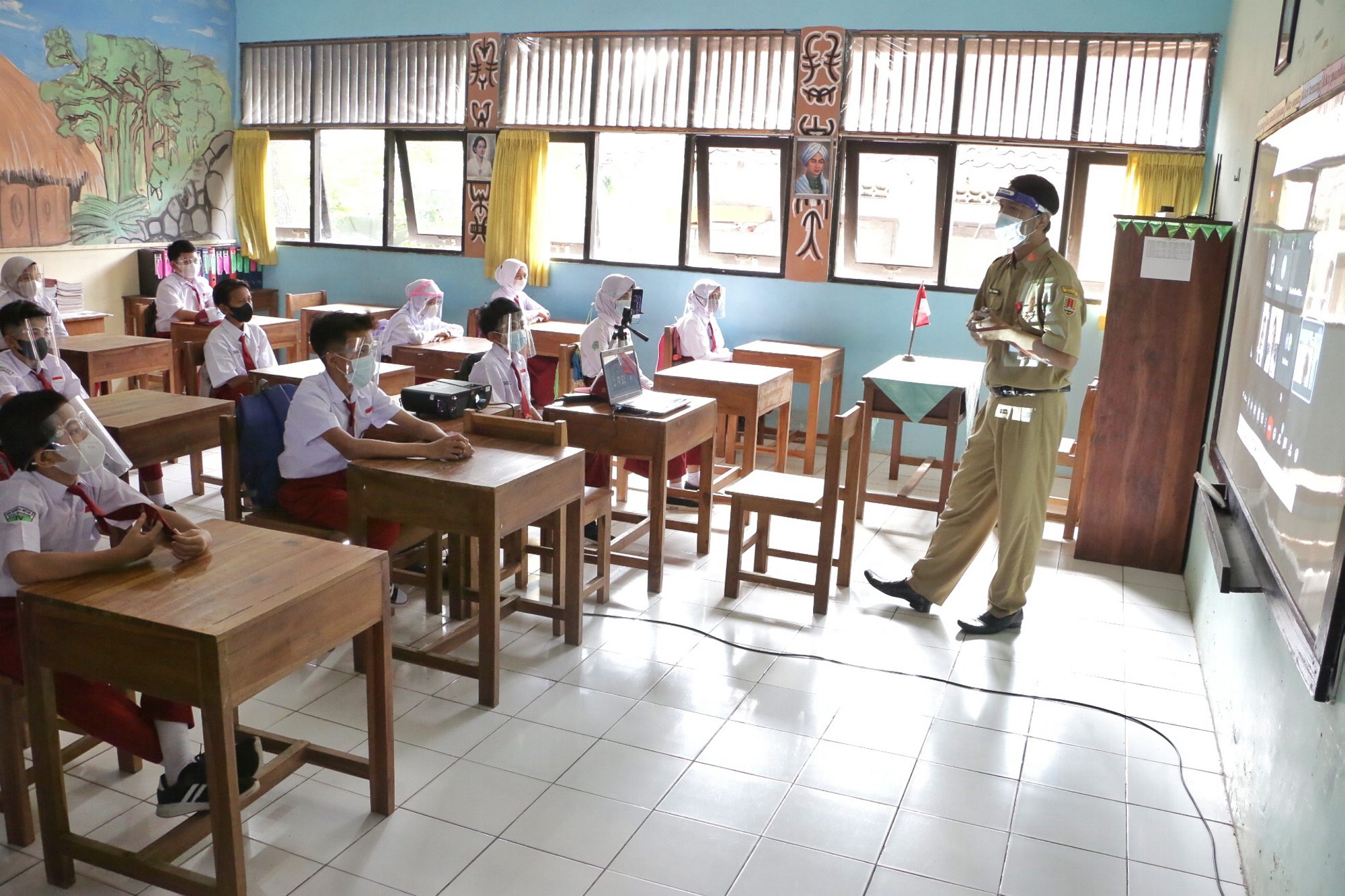 belajar-tatap-muka-sdn-srondol-wetan-01-kota-semarang_20210830_185357.jpg