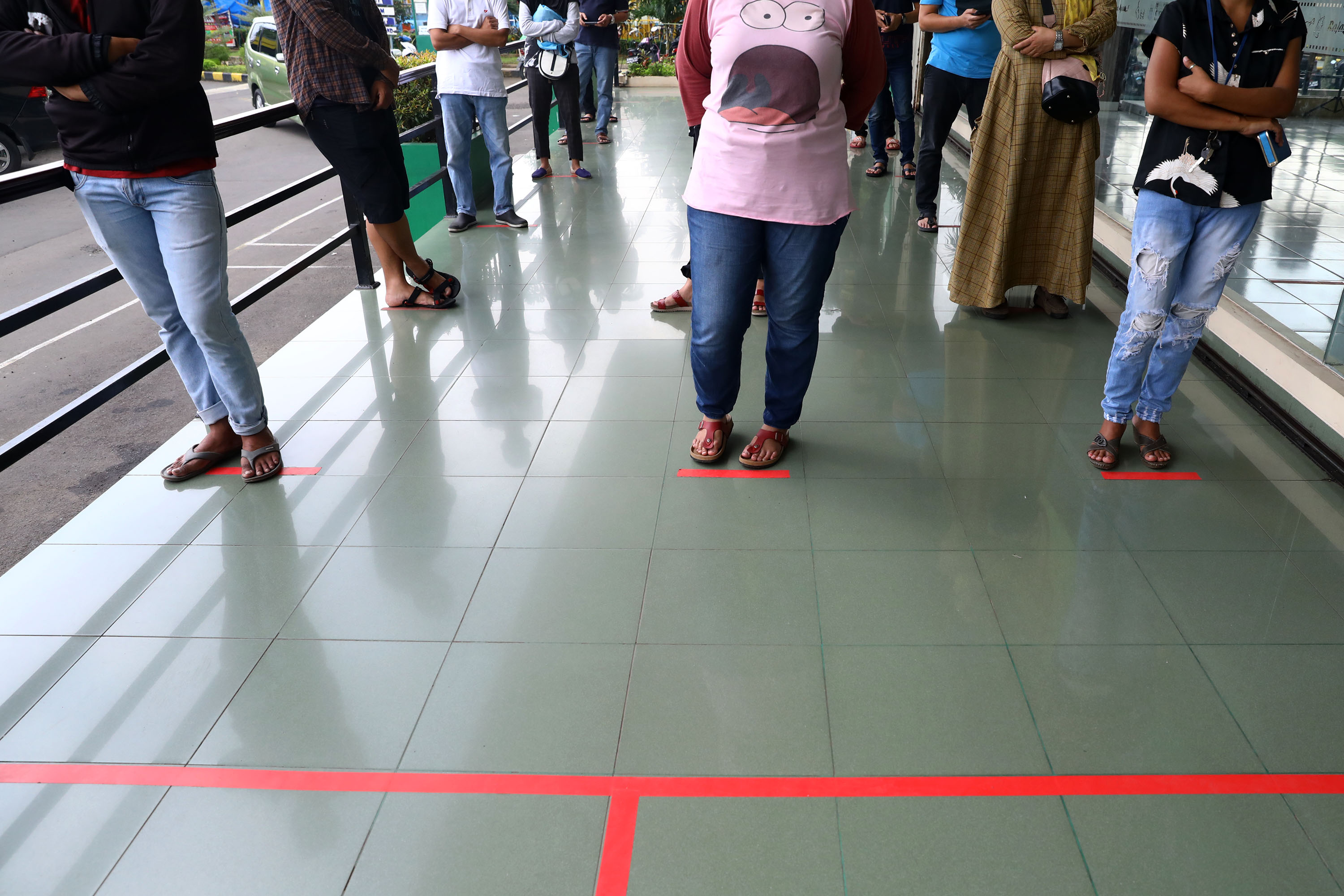 belanja-jelang-lebaran-dengan-physical-distancing_20200522_235728.jpg