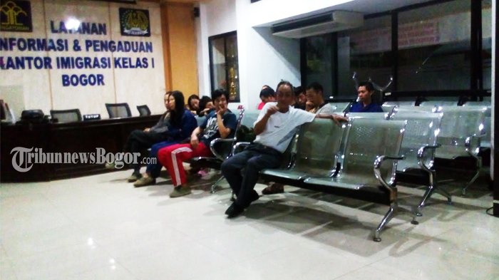 belasan-tenaga-kerja-asing-tka-asing-asal-tiongkok_20170111_020747.jpg