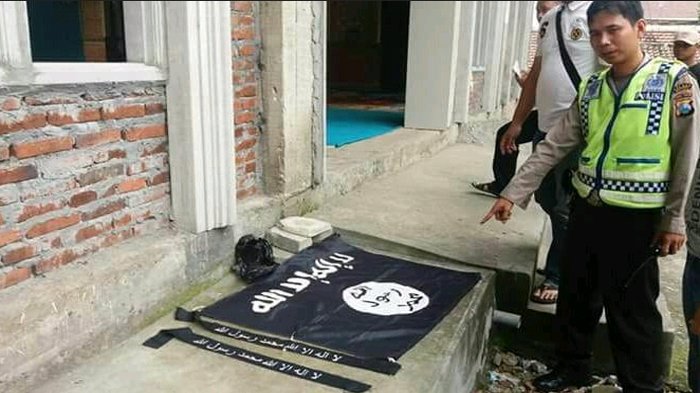 bendera-isis_20180115_043314.jpg