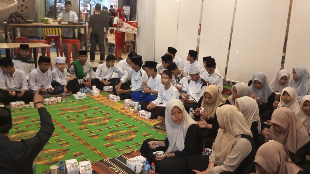 Tebar Berkah Ramadan, KFC Gelar Sahur On The Road dan Birthday Berbagi