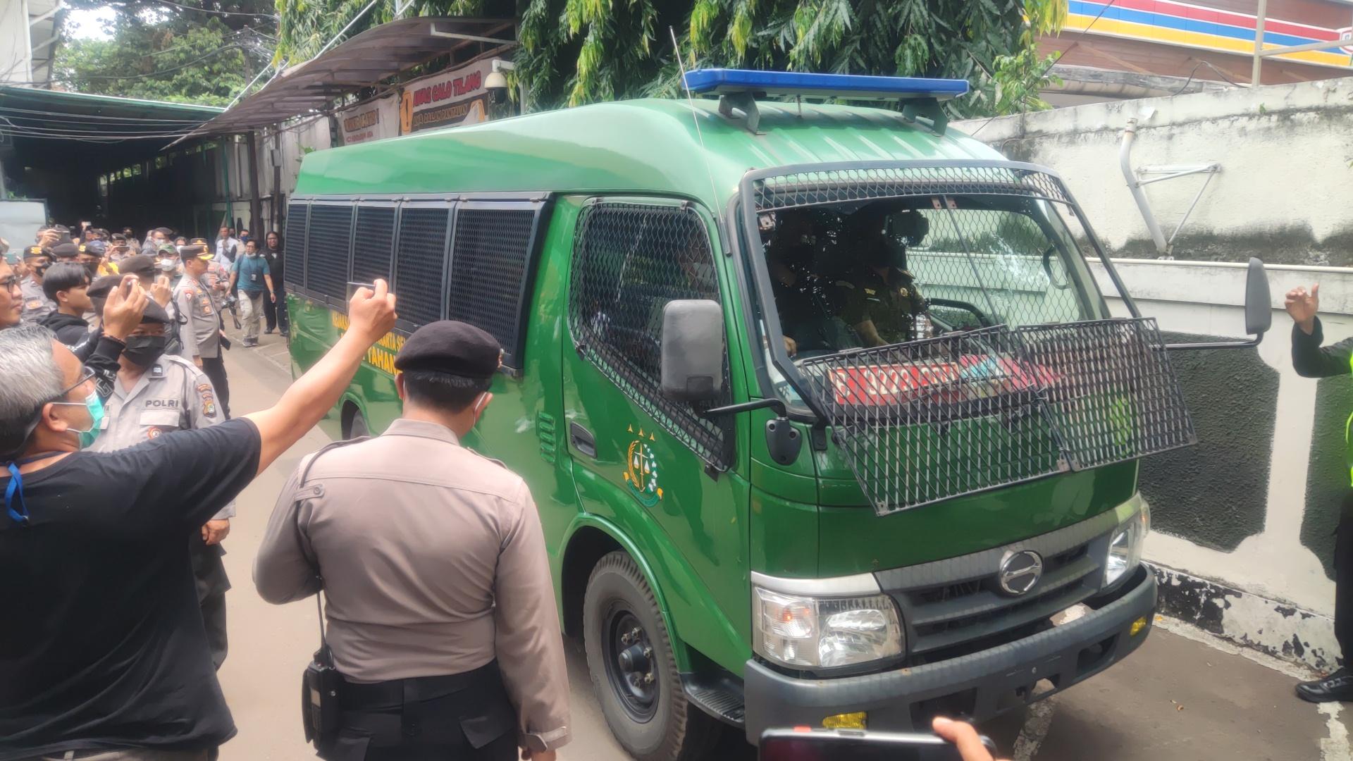 bharada-e-dibawa-ke-rutan-mabes-polri.jpg