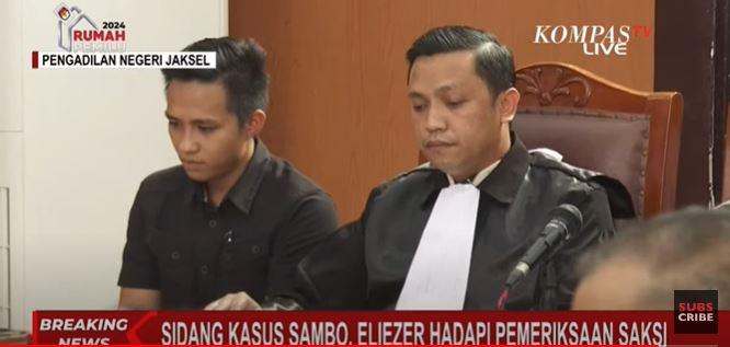 bharada-e-tertunduk-dan-menahan-tangis-setelah-berhadapan-dengan-orang-tua-brigadir-j.jpg
