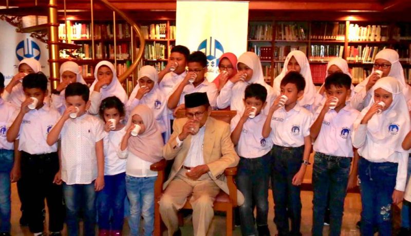 bj-habibie_20180725_000442.jpg
