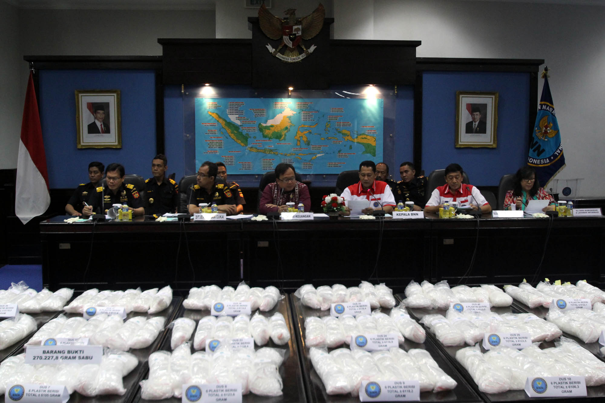 bnn-dan-bea-cukai-gagalkan-penyelundupan-sabu_20151020_134234.jpg