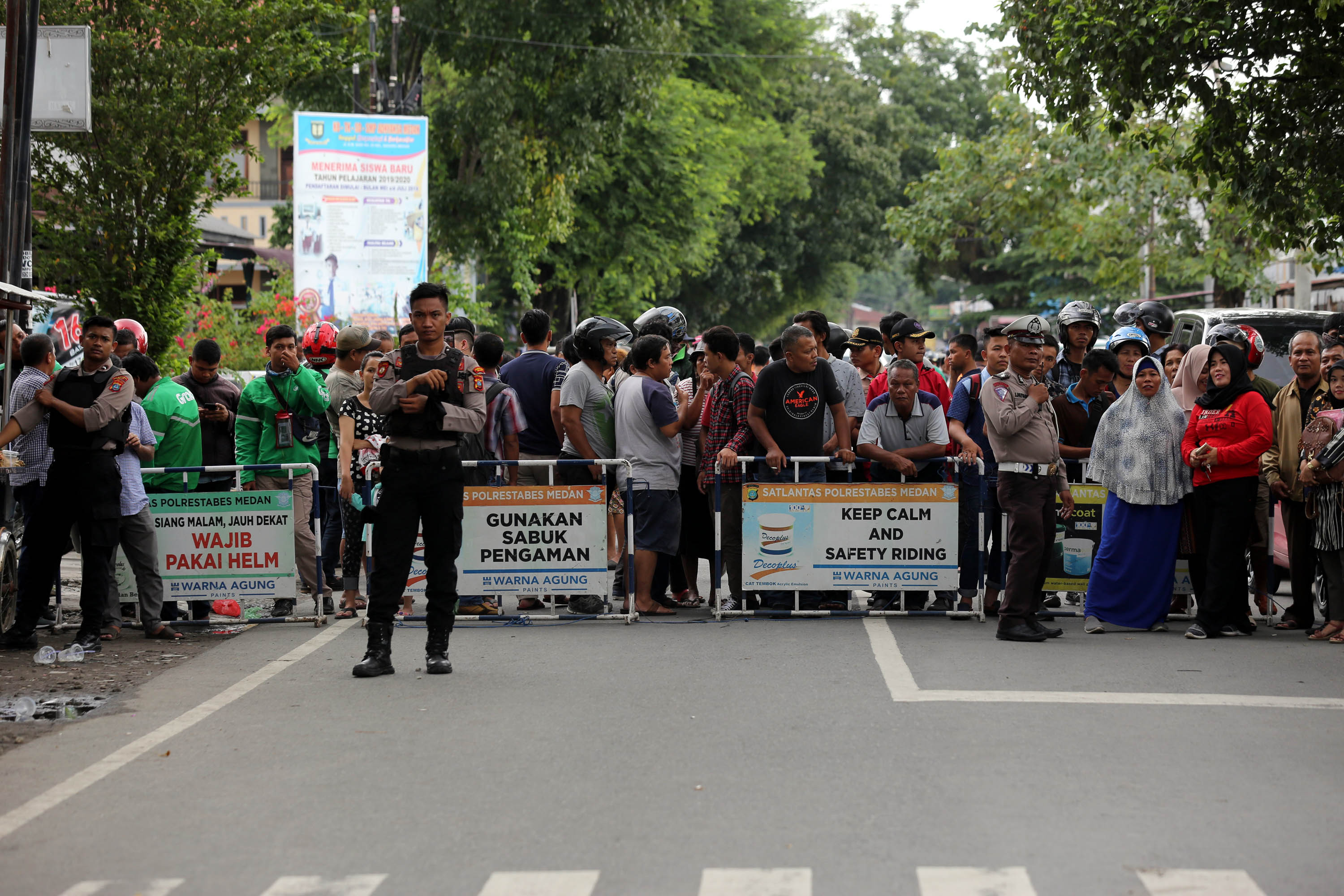 bom-bunuh-diri-di-mapolrestabes-medan_20191113_174137.jpg