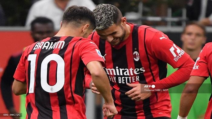brahim-diaz-dan-theo-hernandez-berselebrasi-bersama-di-stadion-san-siro.jpg