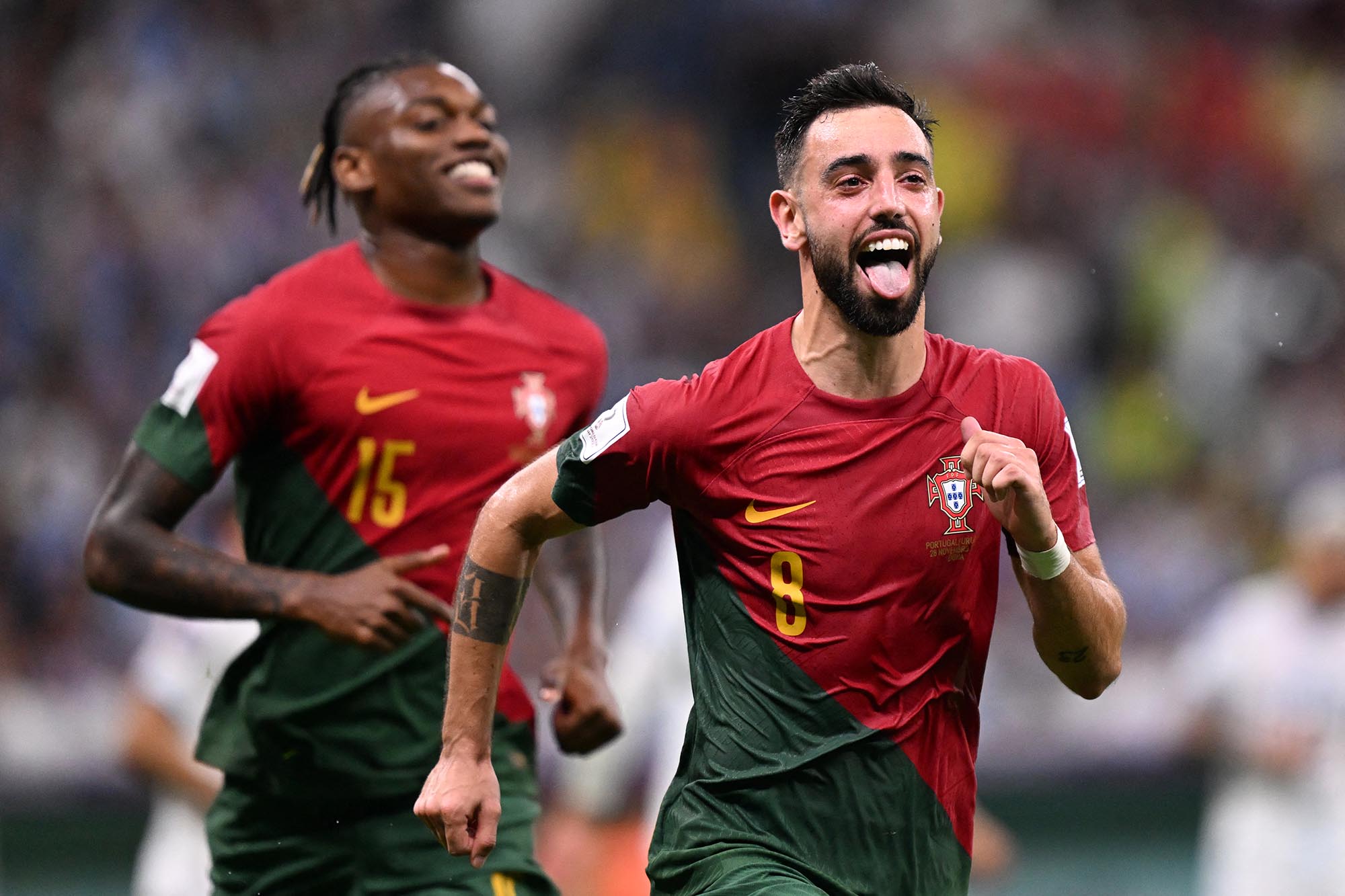 bruno-fernandes-selebrasi-usai-cetak-gol_20221129_041150.jpg