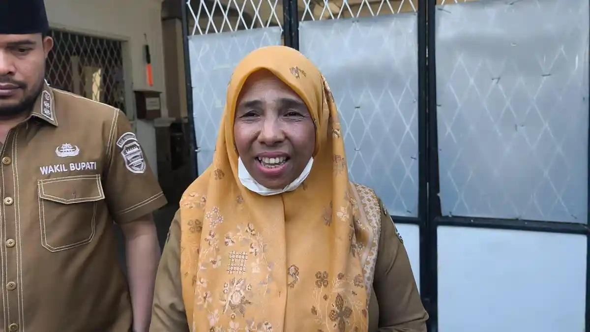 Kisah Bu Atun: Maafkan Murid yang Mengoloknya, Sumbangkan Rp25 Juta dari Dedi Mulyadi