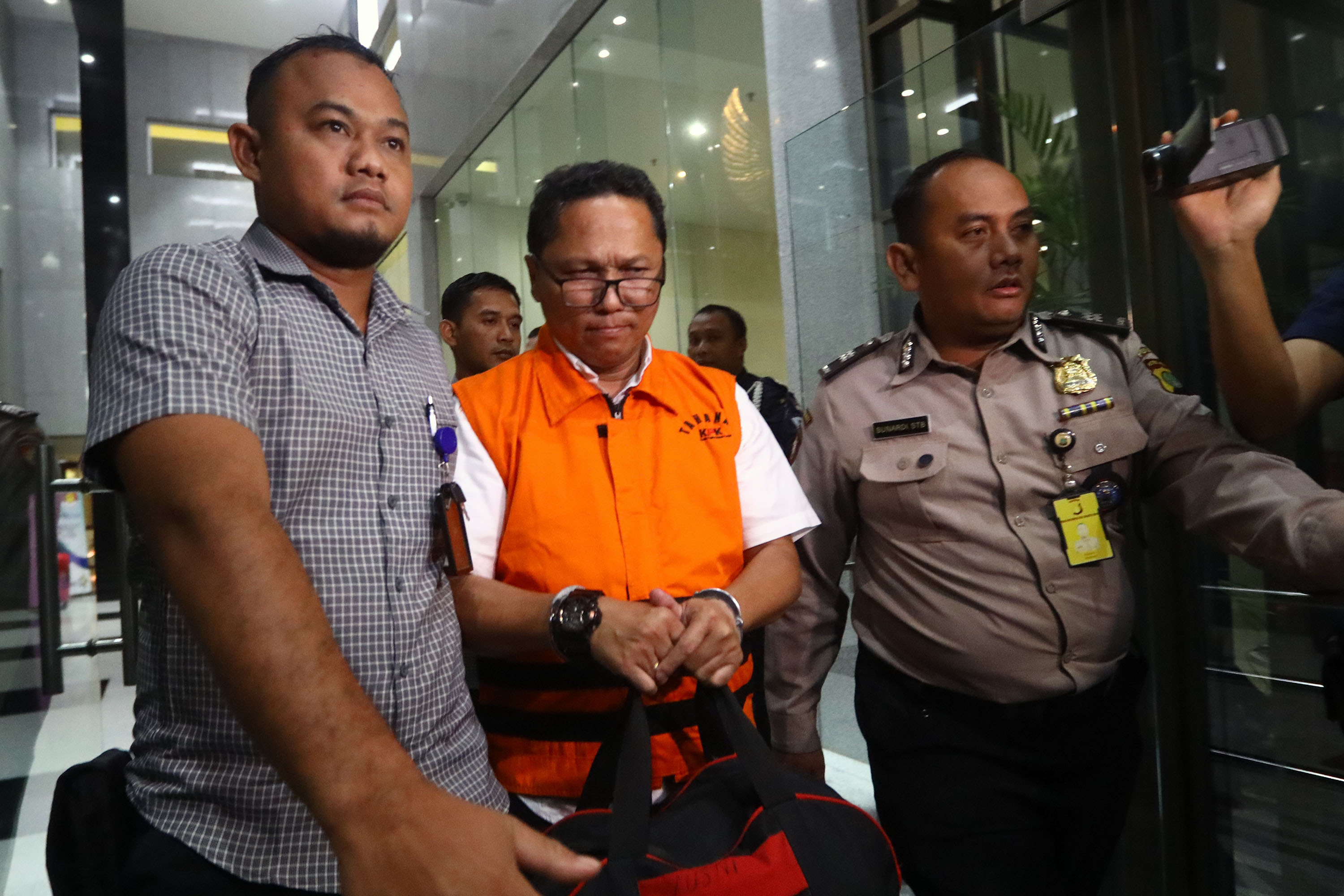 budi-hartono-tersangka-ott-kepri_20190712_133133.jpg