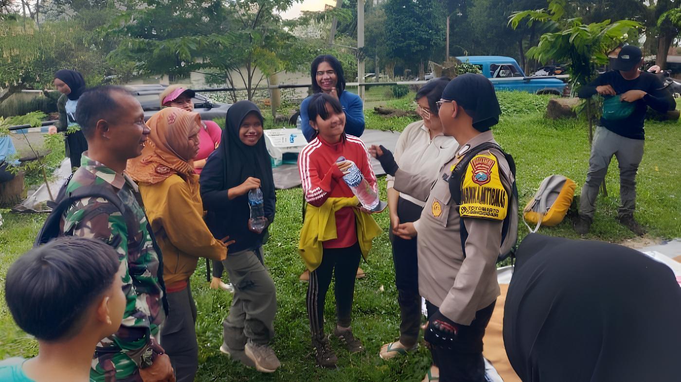Tersesat di Kawasan Gunung Arjuno, 11 Pendaki Dievakuasi selama 5 Jam, Ternyata Lewati Jalur Ilegal