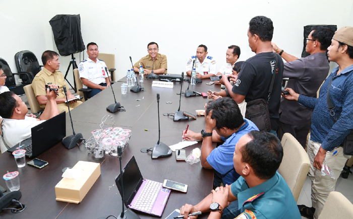 bupati-banyuwangi-abdullah-azwar-anas-blimbingsari_20170117_141505.jpg