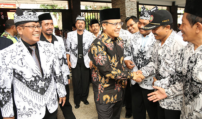 bupati-banyuwangi-abdullah-azwar-anas_20160714_140312.jpg